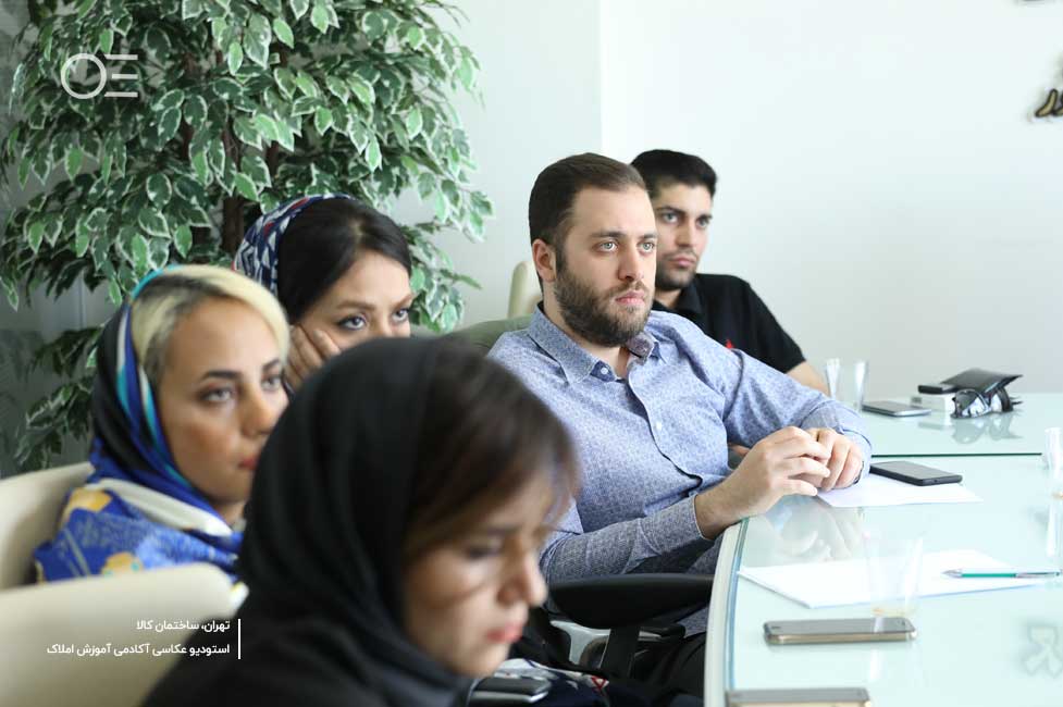 آیا می‌توانم در مشاوری املاک متخصص شوم؟