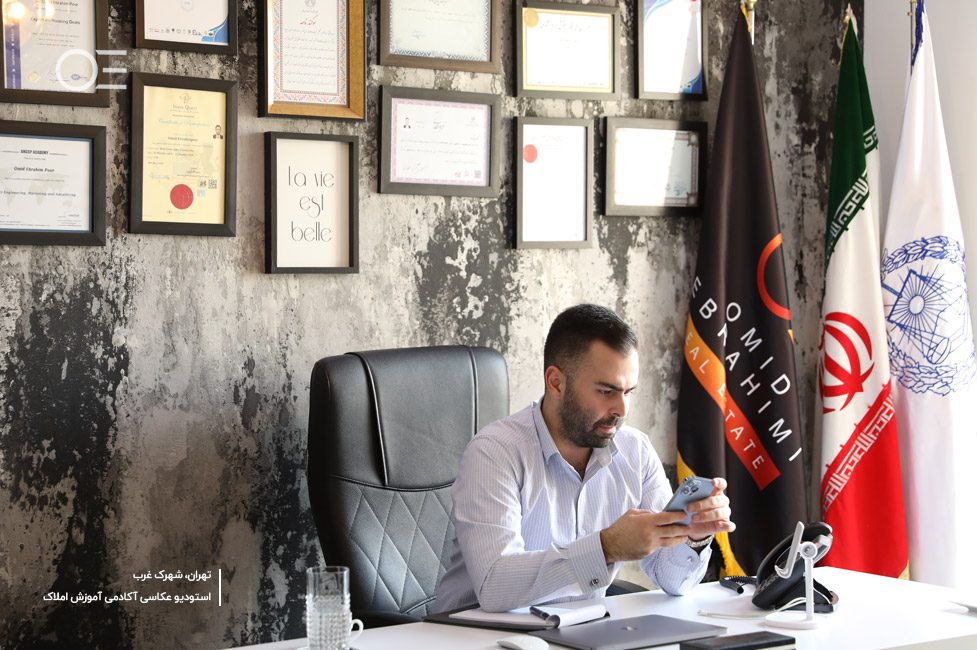 نقش زبان بدن در مشاور املاک